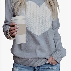Grey sweater cable knit heart- small